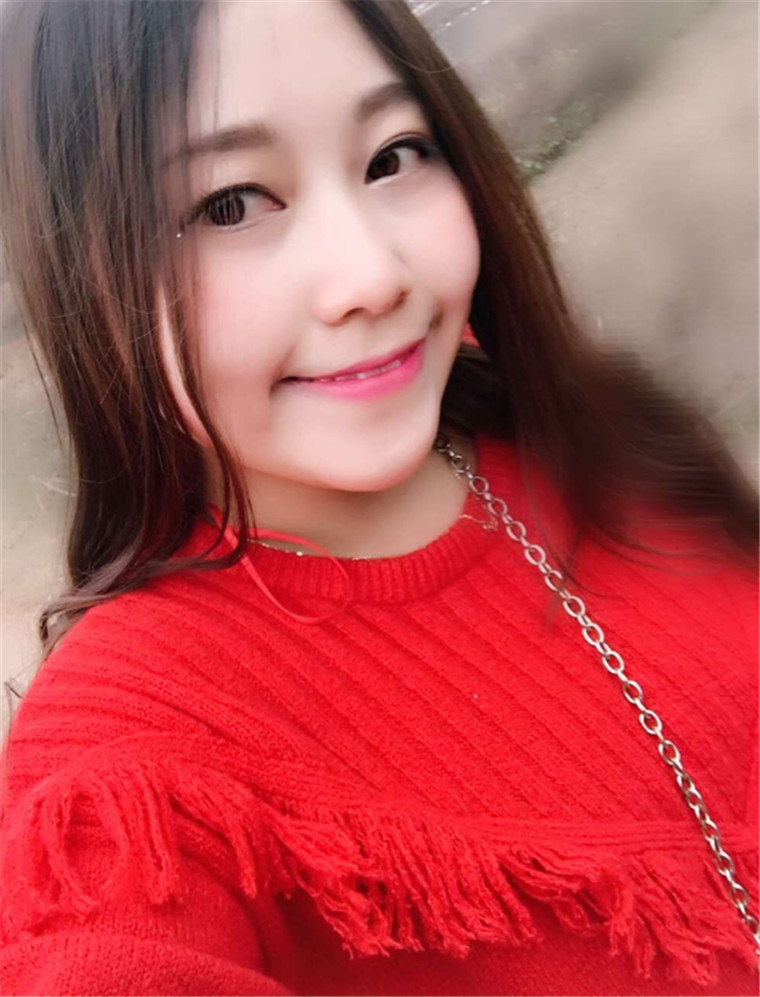 李婷婷单人照