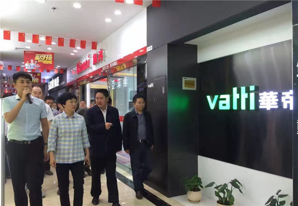 担任讲解员时工作照